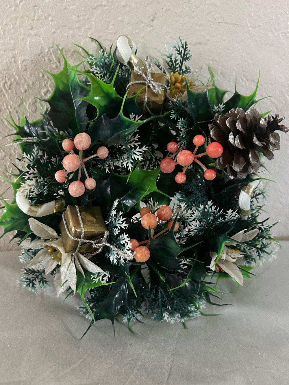 Vintage MCM Festive Holly Candle Ring with Coral Berries and Gold Gifts